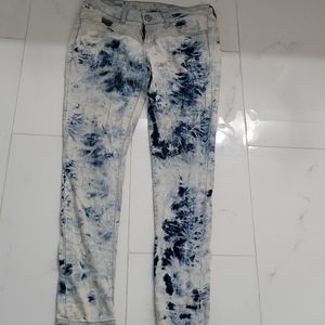 Stretchy Bleached Jeans